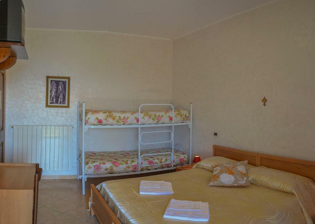 Bed and Breakfast Casa Lieta Subiaco Exterior foto